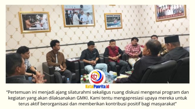 
 Ketua DPRD Kota Samarinda, Helmi Abdullah, didampingi Wakil Ketua DPRD Ahmad Vananzha dan Rusdi, menerima audiensi Gerakan Mahasiswa Kristen Indonesia (GMKI) Kota Samarinda di Ruang Ketua DPRD Kota Samarinda, Selasa (2/6/2026). Pertemuan tersebut membahas agenda organisasi serta penguatan sinergi antara mahasiswa dan DPRD dalam mendukung pembangunan daerah.