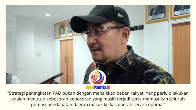 
 Ketua Komisi II DPRD Kota Samarinda, Iswandi, memberikan keterangan terkait upaya optimalisasi Pendapatan Asli Daerah (PAD) melalui penguatan pengawasan dan pengelolaan potensi pendapatan tanpa menambah beban masyarakat maupun pelaku usaha. Foto: Dok. Fathur Rabbany.