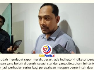 Anggota Komisi III DPRD Kota Samarinda, Abdul Rohim, memberikan keterangan terkait perlunya tindak lanjut pemerintah daerah terhadap perusahaan yang memperoleh status rapor merah dalam evaluasi pengelolaan lingkungan oleh KLHK. Foto: Fathur Rabbany.