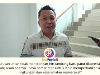 Ketua Komisi III DPRD Kota Samarinda, Deni Hakim Anwar, memberikan keterangan terkait perlunya inventarisasi dan pengawasan terhadap lubang bekas tambang sebagai langkah mencegah jatuhnya korban jiwa di Kota Samarinda. Foto: Fathur Rabbany.