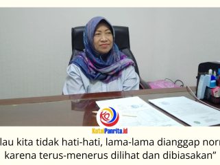 Wakil Ketua Komisi I DPRD Kota Samarinda, Sri Puji Astuti, memberikan keterangan kepada awak media terkait pentingnya kewaspadaan terhadap pengaruh konten di media sosial yang dinilai dapat membentuk pola pikir, perilaku, dan cara pandang generasi muda terhadap berbagai fenomena sosial. Foto: Fathur Rabbany.