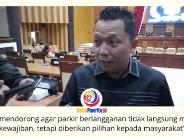 Ketua Komisi III DPRD Kota Samarinda, Deni Hakim Anwar, menegaskan bahwa penerapan program parkir berlangganan di Kota Samarinda sebaiknya dilakukan secara bertahap dan bersifat opsional agar tidak membebani masyarakat. Foto: Fathur Rabbany.