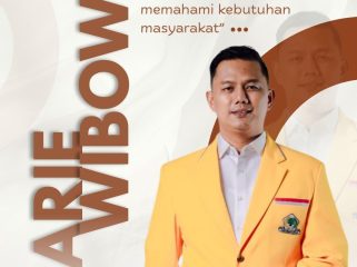 Arie Wibowo, S.E. menjadi salah satu wajah baru di DPRD Kota Samarinda setelah meraih kepercayaan masyarakat pada Pemilu 2024. Politisi Partai Golkar ini resmi dilantik sebagai Anggota DPRD Kota Samarinda periode 2024–2029 pada Agustus 2024, mewakili Daerah Pemilihan (Dapil) 5 yang meliputi Kecamatan Samarinda Utara dan Sungai Pinang. Grafis: Kutaipanrita.id.