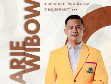 Arie Wibowo, S.E. menjadi salah satu wajah baru di DPRD Kota Samarinda setelah meraih kepercayaan masyarakat pada Pemilu 2024. Politisi Partai Golkar ini resmi dilantik sebagai Anggota DPRD Kota Samarinda periode 2024–2029 pada Agustus 2024, mewakili Daerah Pemilihan (Dapil) 5 yang meliputi Kecamatan Samarinda Utara dan Sungai Pinang. Grafis: Kutaipanrita.id.