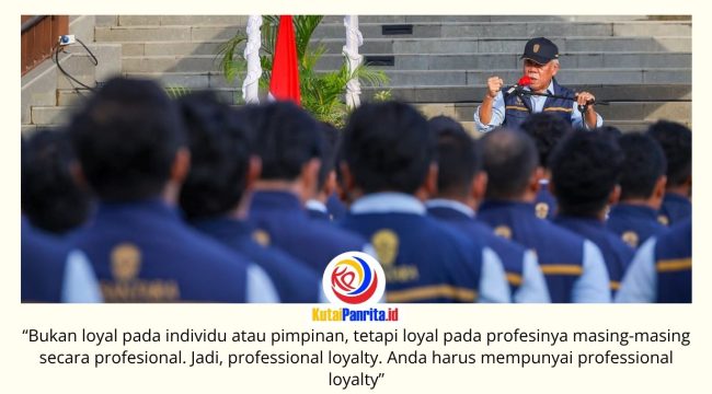 Kepala Otorita Ibu Kota Nusantara (IKN), Basuki Hadimuljono, menyampaikan arahan kepada para ASN saat Pelantikan dan Pengambilan Sumpah Pegawai Negeri Sipil (PNS) serta Pengangkatan Jabatan Fungsional di Taman Kusuma Bangsa, Kawasan Inti Pusat Pemerintahan (KIPP) IKN, Senin (8/6/2026). Dalam kesempatan tersebut, Basuki menekankan empat karakter yang harus dimiliki setiap insan Otorita IKN, yakni kompeten, berintegritas, loyal pada profesi, serta inovatif sebagai bekal dalam mendukung pembangunan dan penyelenggaraan pemerintahan di Nusantara. Foto: Dok. Humas Otorita IKN.