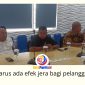 Ketua ALFI Kalimantan Timur, Mohamad Gobel (baju putih), menegaskan perlunya penataan ulang kawasan pergudangan di Jalan Teuku Umar sebagai solusi jangka panjang untuk mengatasi parkir truk gandeng dan mencegah terulangnya kecelakaan.