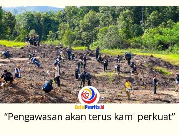 Otorita IKN bersama berbagai pemangku kepentingan melaksanakan revegetasi di bekas lahan tambang ilegal kawasan Tahura Bukit Soeharto, Kamis (18/6/2026), sebagai upaya memulihkan ekosistem dan menjaga kelestarian hutan. Foto: Humas Otorita Ibu Kota Nusantara.