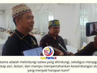 Ketua Dewan Adat Dayak Kalimantan Timur, Victor Yuan, menegaskan dukungan penuh masyarakat adat terhadap upaya penyelamatan dan pengembangbiakan Badak Pari sebagai bagian dari komitmen menjaga kelestarian kekayaan hayati dan ekosistem hutan Kalimantan. Foto: Dok. Yana Ashari.