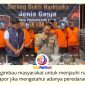 Kapolsek Loa Kulu, AKP Hari Supranoto, didampingi Kanit Reskrim Polsek Loa Kulu, Iptu Danto Utomo, saat menggelar siaran pers pengungkapan kasus penyalahgunaan narkotika golongan I jenis ganja dengan barang bukti sekitar tiga kilogram di halaman Mapolsek Loa Kulu, Rabu (3/6/2026). Foto: Fairuzzabady.