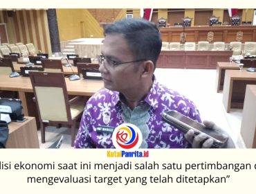Kepala Dinas Perhubungan Kota Samarinda, Hotmarulitua Manalu, menyampaikan bahwa pihaknya akan mengevaluasi target Pendapatan Asli Daerah (PAD) dari sektor parkir dengan mempertimbangkan kondisi ekonomi masyarakat, sembari tetap mengoptimalkan pengelolaan parkir sebagai sumber pendapatan daerah. Foto: Fathur Rabbany.