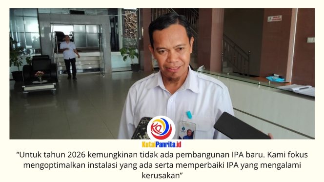 
 Direktur Teknik Perumdam Tirta Kencana Kota Samarinda, Kaharuddin, menjelaskan Perumdam akan memfokuskan program tahun 2026 pada optimalisasi instalasi pengolahan air (IPA) yang telah ada guna meningkatkan kapasitas produksi dan pelayanan air bersih kepada masyarakat. Foto: Fathur Rabbany.