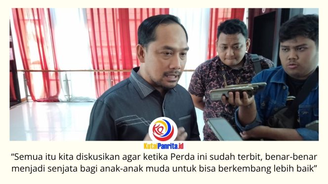 
 Anggota Bapemperda DPRD Kota Samarinda, Abdul Rohim, menyampaikan Raperda Kepemudaan disusun sebagai dasar hukum untuk memperkuat pembinaan, perlindungan, dan pemberdayaan generasi muda di Kota Samarinda. Foto: Fathur Rabbany.