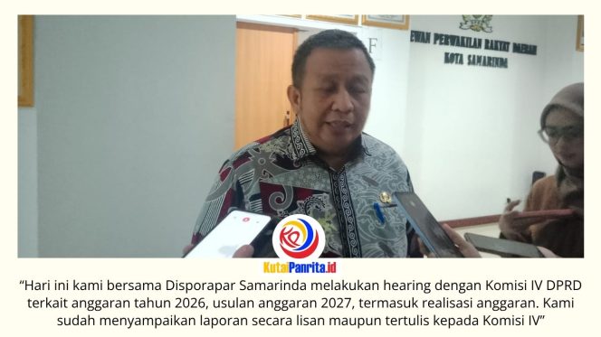 
 Kepala Disporapar Kota Samarinda, Muslimin, menyampaikan optimisme pencapaian target Pendapatan Asli Daerah (PAD) 2026 dari pengelolaan UPTD, dengan realisasi hingga triwulan II telah melampaui 50 persen dari target. Foto: Fathur Rabbany.