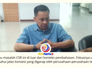 Anggota Komisi I DPRD Kota Samarinda, Ronal Stephen Lonteng, menjelaskan DPRD memfasilitasi pertemuan BPN dan sejumlah perusahaan guna mendukung pendataan jalan konsesi di Kecamatan Sambutan. Foto: Fathur Rabbany.