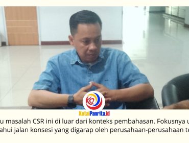 Anggota Komisi I DPRD Kota Samarinda, Ronal Stephen Lonteng, menjelaskan DPRD memfasilitasi pertemuan BPN dan sejumlah perusahaan guna mendukung pendataan jalan konsesi di Kecamatan Sambutan. Foto: Fathur Rabbany.