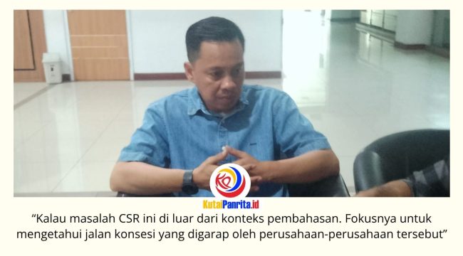 Anggota Komisi I DPRD Kota Samarinda, Ronal Stephen Lonteng, menjelaskan DPRD memfasilitasi pertemuan BPN dan sejumlah perusahaan guna mendukung pendataan jalan konsesi di Kecamatan Sambutan. Foto: Fathur Rabbany.