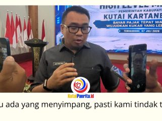 Bupati Kutai Kartanegara, Aulia Rahman Basri, menyampaikan program perlengkapan sekolah gratis mencakup seragam, topi, celana atau rok, kaos kaki, sepatu, dan tas bagi peserta didik baru sebagai salah satu program prioritas Kukar Idaman Terbaik. Foto: Fairuzzabady.