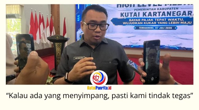Bupati Kutai Kartanegara, Aulia Rahman Basri, menyampaikan program perlengkapan sekolah gratis mencakup seragam, topi, celana atau rok, kaos kaki, sepatu, dan tas bagi peserta didik baru sebagai salah satu program prioritas Kukar Idaman Terbaik. Foto: Fairuzzabady.