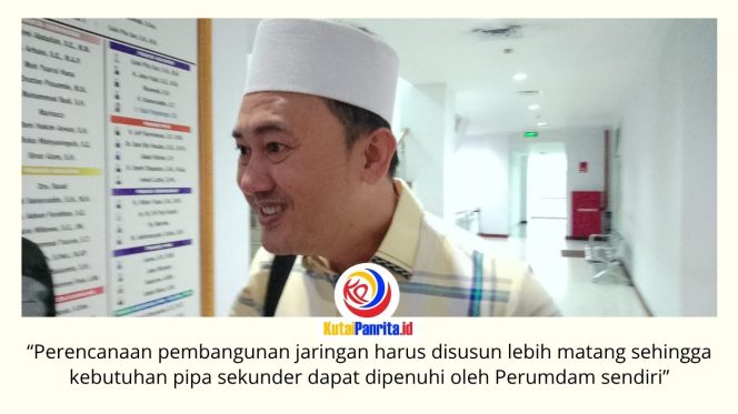 
 Anggota Komisi II DPRD Kota Samarinda, Rusdi Doviyanto, meminta Perumdam Tirta Kencana mempercepat pembangunan jaringan pipa sekunder guna memperluas layanan air bersih dan memastikan masyarakat tidak lagi terbebani biaya penyediaan infrastruktur. Foto: Fathur Rabbany.