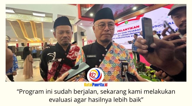 Kepala Disdikbud Kukar, Heriansyah, menjelaskan bantuan BOS Seragam disalurkan melalui sekolah dan didistribusikan kepada siswa lewat koperasi sekolah guna memperlancar penyaluran sekaligus memperkuat peran koperasi sekolah. Foto: Fairuzzabady.