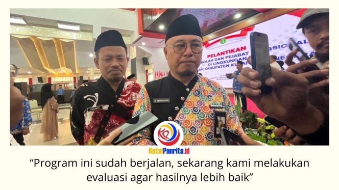 
 Kepala Disdikbud Kukar, Heriansyah, menjelaskan bantuan BOS Seragam disalurkan melalui sekolah dan didistribusikan kepada siswa lewat koperasi sekolah guna memperlancar penyaluran sekaligus memperkuat peran koperasi sekolah. Foto: Fairuzzabady.