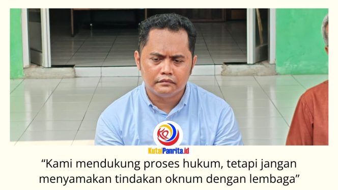 
 Ketua Yayasan Pondok Modern Ibadurrahman, Sadly El Udwany, memberikan keterangan pers di Pondok Modern Ibadurrahman, Desa Bangun Rejo, Kecamatan Tenggarong Seberang, Selasa (14/7/2026). Yayasan menilai pencabutan Nomor Statistik Pesantren (NSP) oleh Kementerian Agama melalui SK Dirjen Pendidikan Islam Nomor 1307 Tahun 2026 tidak memenuhi prosedur administrasi. Foto: Akmal Hafidz Krisnowo.