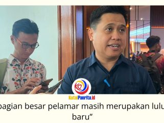 Pelaksana Tugas (Plt) Kepala Distransnaker Kutai Kartanegara, Dendi Irwan Fahriza, menegaskan pemerintah akan merespons tingginya jumlah lulusan baru dengan memperkuat program pelatihan berbasis kompetensi sesuai kebutuhan industri.