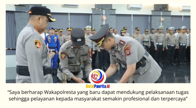 Kapolresta Samarinda Kombes Pol. Hendri Umar melantik dan mengambil sumpah jabatan AKBP Anib Bastian sebagai Wakapolresta Samarinda. Pelantikan ini menjadi bagian dari penguatan kepemimpinan untuk mewujudkan pelayanan Polri yang Presisi. Foto: Humas Polresta Samarinda.