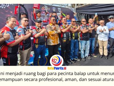 Pembukaan Open Drag Bike Akpol 1990 Dhira Brata Cup Championship 2026 di Lapangan Eks Bandara Temindung, Samarinda, Sabtu (25/7/2026), dihadiri sejumlah pejabat Polri, TNI, Pemerintah Provinsi Kalimantan Timur, pengurus IMI, pemerintah daerah, serta komunitas otomotif sebagai bentuk dukungan terhadap pembinaan olahraga balap dan kampanye keselamatan berlalu lintas. Foto: Humas Polresta Samarinda.