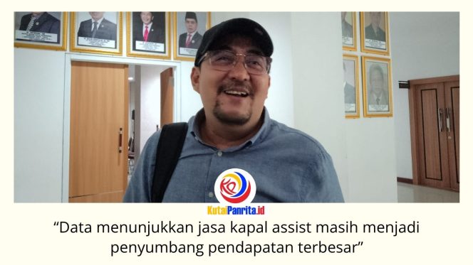 
 Ketua Komisi II DPRD Samarinda, Iswandi, menegaskan potensi bisnis jasa kapal assist di Sungai Mahakam masih sangat besar. Ia mendorong Perumda Varia Niaga memprioritaskan pengembangan sektor tersebut guna meningkatkan kinerja perusahaan sekaligus mendongkrak Pendapatan Asli Daerah (PAD). Foto: Fathur Rabbany.
