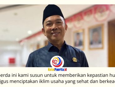 Anggota Komisi II DPRD Kota Samarinda, Viktor Yuan, menegaskan pasar rakyat memiliki peran strategis sebagai pusat distribusi kebutuhan pokok dan penggerak UMKM. Karena itu, pengelolaannya perlu didukung regulasi yang jelas agar aktivitas perdagangan berlangsung tertib dan memberikan kepastian hukum. Foto: Fathur Rabbany.