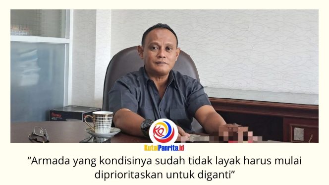 
 Anggota Komisi III DPRD Kota Samarinda, Andriansyah, menegaskan armada pengangkut sampah yang andal menjadi kunci kelancaran pengelolaan sampah. Menurutnya, kendaraan yang sering mengalami kerusakan dapat menghambat pelayanan kebersihan dan berdampak pada kondisi lingkungan. foto: Fathur Rabbany.