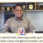Ketua Komisi I DPRD Kota Samarinda, Samri Shaputra, mengajak masyarakat memanfaatkan layanan publik resmi, baik secara langsung maupun digital, sebagai upaya mencegah praktik percaloan dan pungutan liar dalam pengurusan administrasi. Foto: Fathur Rabbany.