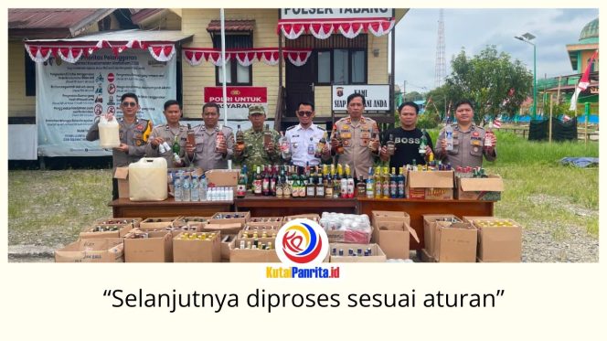 
 Polsek Tabang bersama Forkopimcam menggelar razia miras selama dua hari di sejumlah tempat usaha di Kecamatan Tabang, Kutai Kartanegara, sebagai upaya menjaga kamtibmas dan menertibkan peredaran minuman beralkohol tanpa izin. Foto: Polsek Tabang.