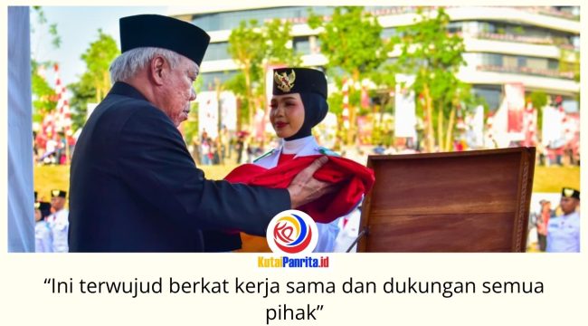 Suasana khidmat Upacara Penurunan Bendera dalam rangka HUT ke-81 Kemerdekaan RI di Ibu Kota Nusantara, diikuti jajaran Otorita IKN, tamu undangan, dan masyarakat, Senin (17/8/2026). Foto: Humas Otorita Ibu Kota Nusantara.