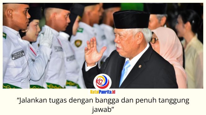 
 Kepala Otorita IKN, Basuki Hadimuljono, mengukuhkan 52 anggota Paskibra yang akan bertugas pada Upacara HUT ke-81 RI di Kantor Otorita IKN, Nusantara, Jumat (14/8/2026). Foto: Humas Otorita IKN.