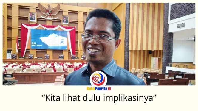 
 Anggota Komisi IV DPRD Kota Samarinda, Ismail Latisi, mengatakan pihaknya masih menunggu penjelasan resmi pemerintah pusat sebelum memberikan penilaian lebih jauh terkait wacana pengalihan status guru PPPK menjadi ASN pusat. Foto: Fathur Rabbany.