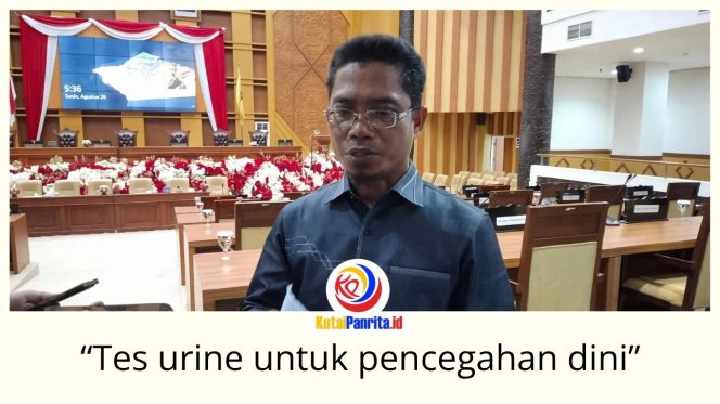 
 Anggota Komisi IV DPRD Kota Samarinda, Ismail Latisi, mengatakan tes urine dapat menjadi salah satu langkah deteksi dini untuk mencegah penyalahgunaan narkoba di kalangan pelajar. Foto: Fathur Rabbany.