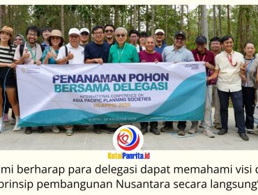Rangkaian kunjungan Delegasi ICAPPS 2026 di Nusantara diawali dengan kunjungan ke Kantor Balai Kota Otorita IKN, dilanjutkan Panel Expert Discussion, dan ditutup dengan penanaman jejak hijau sebagai bagian dari komitmen terhadap pembangunan berkelanjutan. Foto: Humas Otorita Ibu Kota Nusantara.