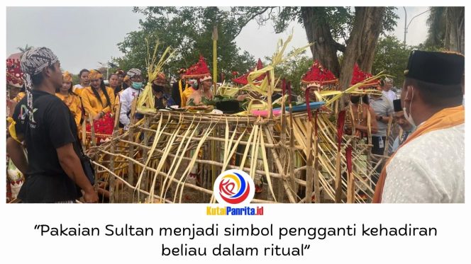 
 Ritual Menjamu Benua digelar di Tenggarong, Kamis (17/9/2026), sebagai bagian dari persiapan Erau Adat Kuta Kesultanan Kutai Kartanegara Ing Martadipura sekaligus penanda adat penetapan pelaksanaan Erau oleh Sultan. Foto: Fairuzzabady.