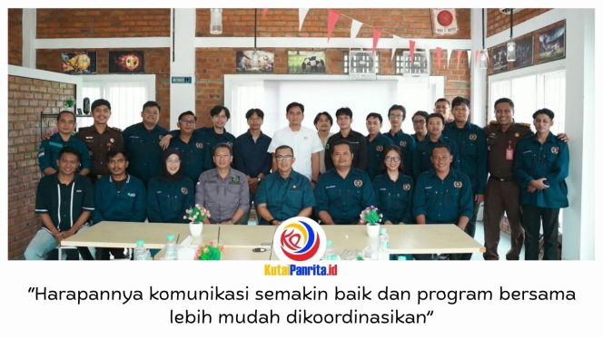 
 Jajaran Kejari Kutai Kartanegara bersama pengurus PWI Kukar berfoto bersama usai audiensi dan pembahasan pembentukan Forum Wartawan Kejaksaan (FORWAKA), Selasa (22/9/2026).
