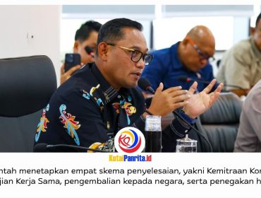 Pemerintah bersama Pemerintah Provinsi Kalimantan Timur dan instansi terkait menyepakati langkah terpadu untuk menjaga fungsi konservasi Tahura Bukit Soeharto serta menata kegiatan terbangun di kawasan tersebut. Kesepakatan dibahas dalam rapat koordinasi yang dipimpin Kepala OIKN Basuki Hadimuljono di Kantor OIKN, Nusantara, Kamis (1/10/2026). Foto: Humas Otorita IKN.