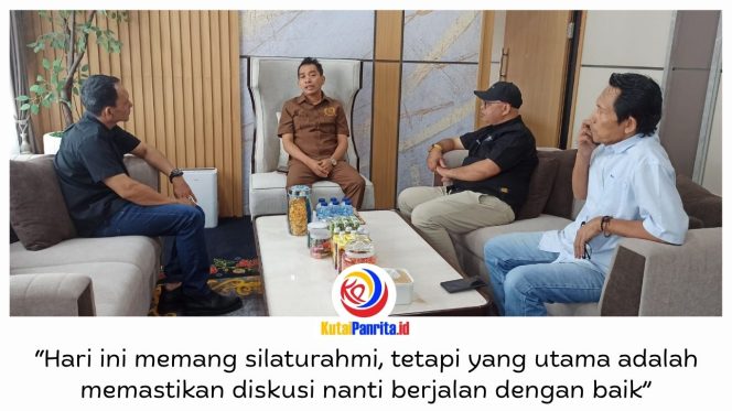 
 AMSI Kalimantan Timur melakukan audiensi dengan Ketua DPRD Balikpapan, H. Alwi Al Qadri, di ruang kerjanya, Rabu (7/10/2026), membahas persiapan diskusi “Refleksi Dua Tahun Masa Bakti DPRD Balikpapan” yang dijadwalkan pada pekan keempat Oktober 2026. Foto: AMSI Kaltim.