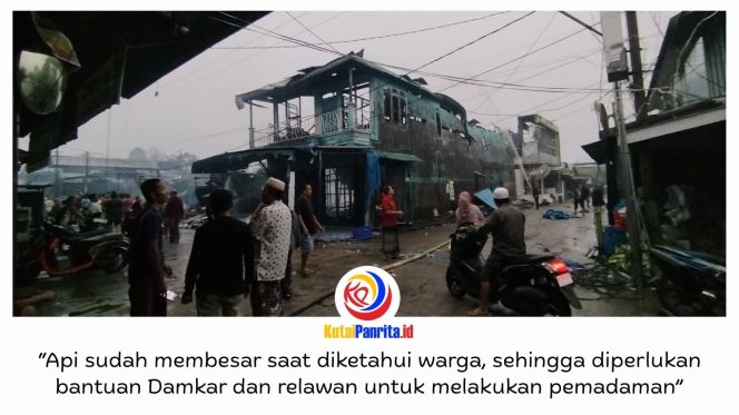 
 Kebakaran melanda permukiman di Jalan Jenderal Sudirman RT 7, Desa Muara Muntai Ulu, Kukar, Jumat (9/10/2026) dini hari. Sejumlah rumah, toko, dan kantor Bank BPD Kaltimtara terdampak, dengan kerugian material ditaksir mencapai Rp2 miliar. Foto: Idil.