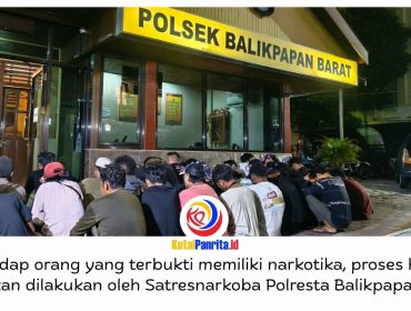 Ditresnarkoba Polda Kaltim bersama Polresta Balikpapan menggerebek kawasan Kampung Narkoba di Gunung Bugis, Balikpapan Barat, Jumat (9/10/2026) malam. Dalam operasi tersebut, 48 orang dinyatakan positif menggunakan narkotika dan dua orang kedapatan membawa sabu. Foto: M Hilmansyah.