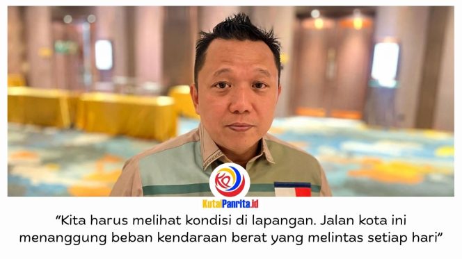 
 Ketua Komisi III DPRD Samarinda, Deni Hakim Anwar, menyoroti kerusakan Jalan Ir Sutami akibat tingginya aktivitas kendaraan berat. Ia mendorong evaluasi kawasan pergudangan dan penataan tata ruang agar kerusakan jalan tidak terus berulang serta keselamatan pengguna jalan tetap terjaga.