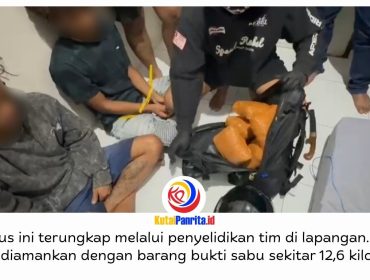 Ditresnarkoba Polda Kaltim menggagalkan peredaran sabu seberat 12,61 kilogram di Samarinda, Sabtu (10/10/2026) dini hari. Dalam pengungkapan tersebut, polisi mengamankan tiga pria yang diduga terlibat.